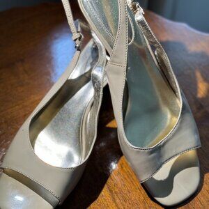 Women's dress shoes - Nickels